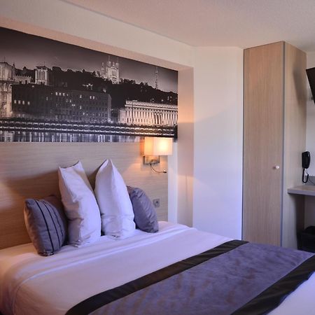 Logis Cris Hotel Et Restaurant, Lyon Sud-Est Corbas Екстериор снимка