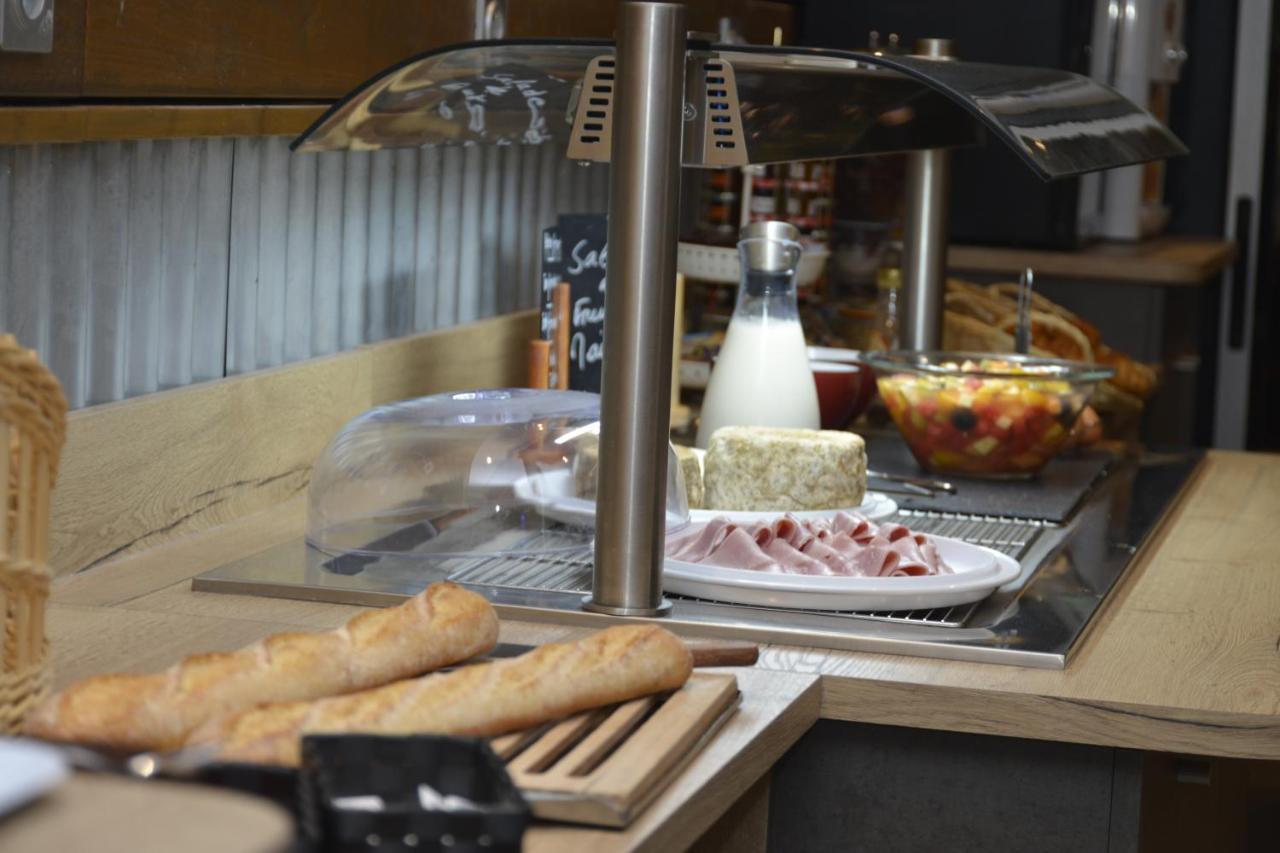 Logis Cris Hotel Et Restaurant, Lyon Sud-Est Corbas Екстериор снимка