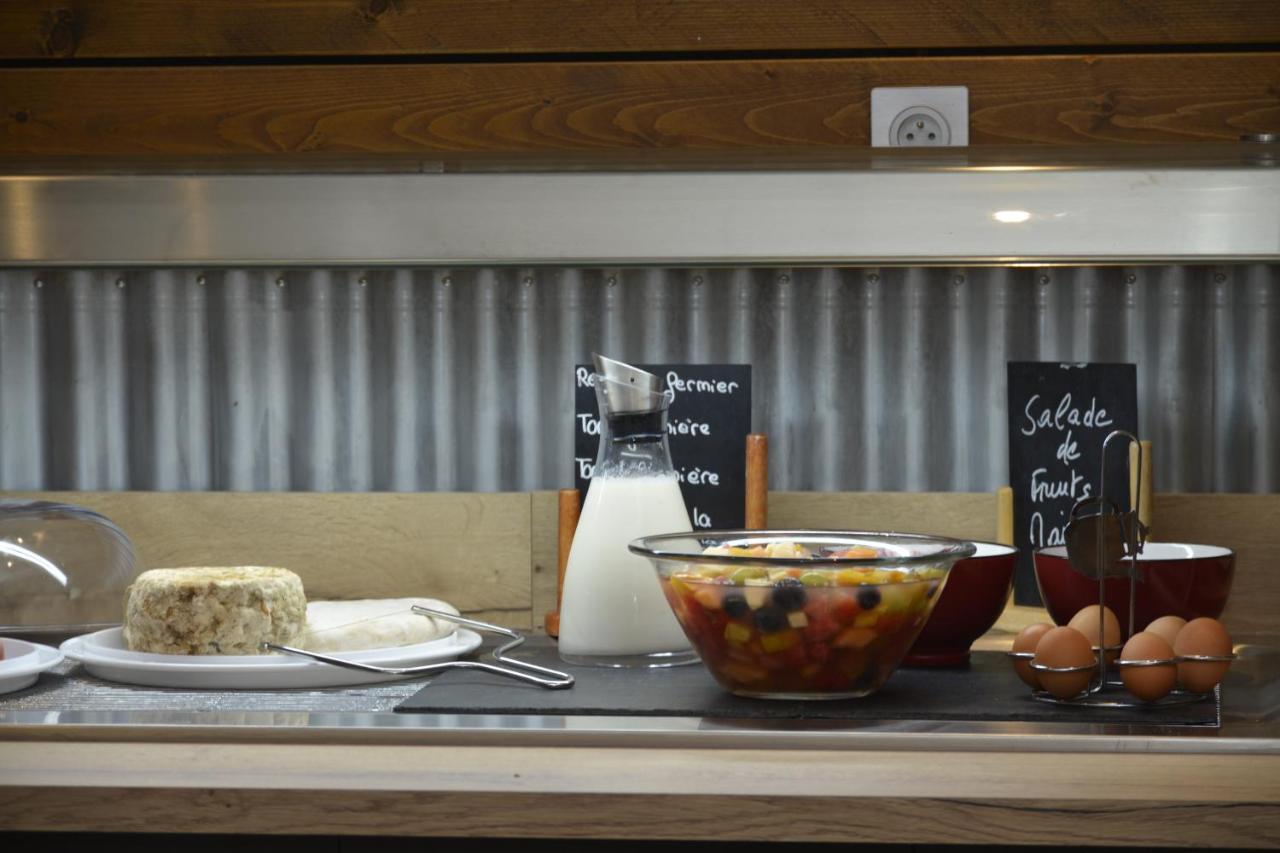Logis Cris Hotel Et Restaurant, Lyon Sud-Est Corbas Екстериор снимка