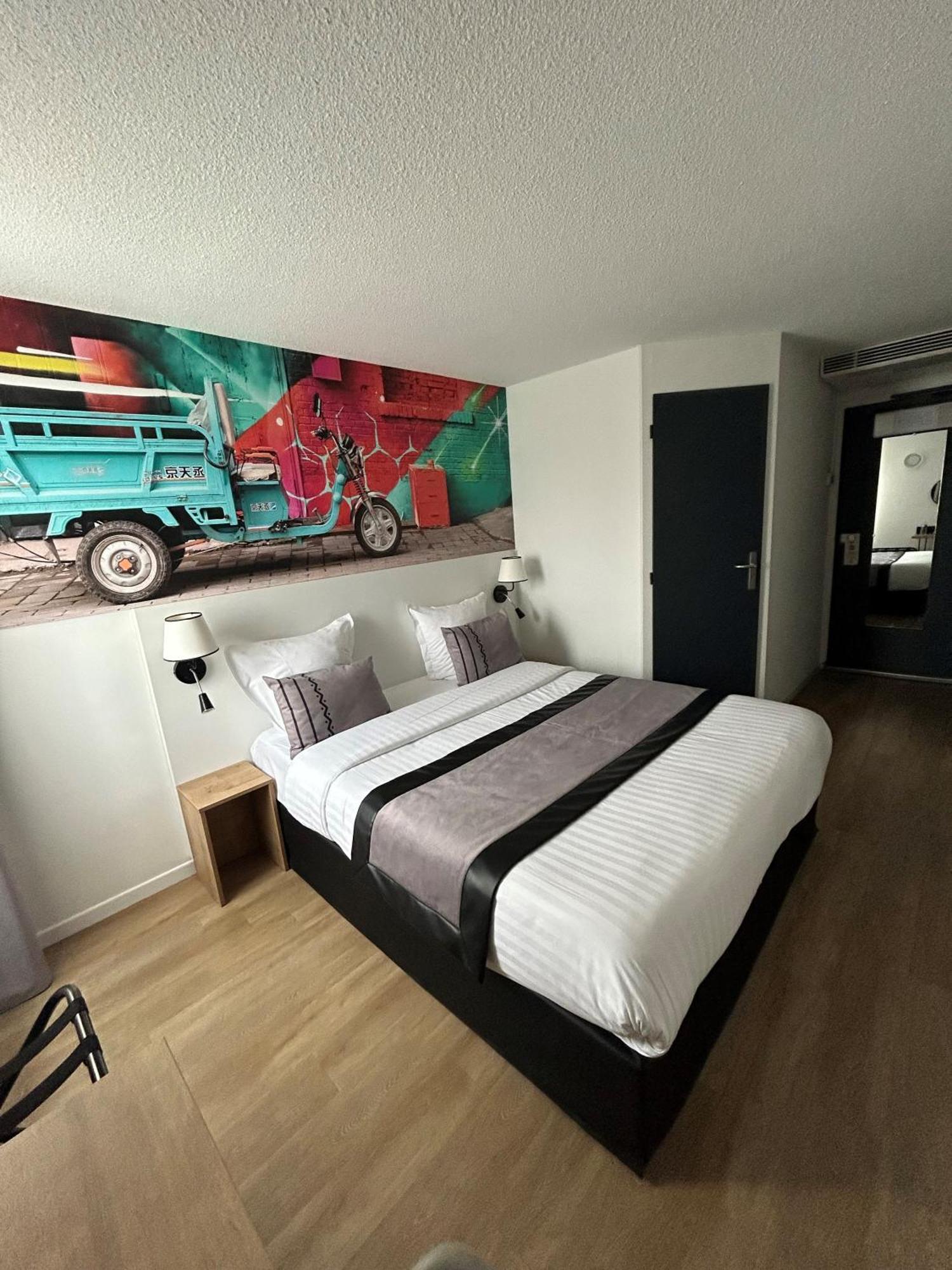 Logis Cris Hotel Et Restaurant, Lyon Sud-Est Corbas Екстериор снимка