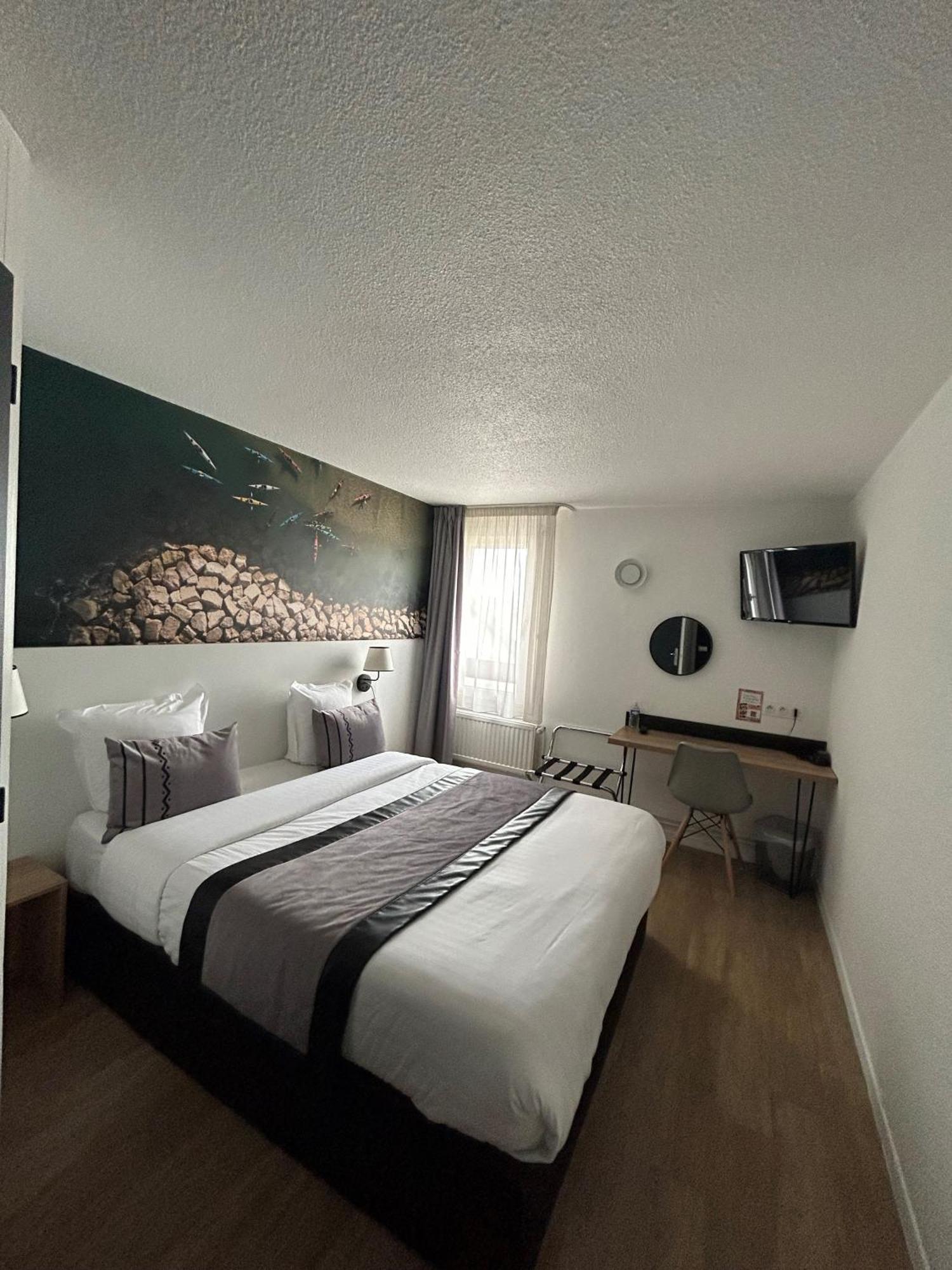Logis Cris Hotel Et Restaurant, Lyon Sud-Est Corbas Екстериор снимка