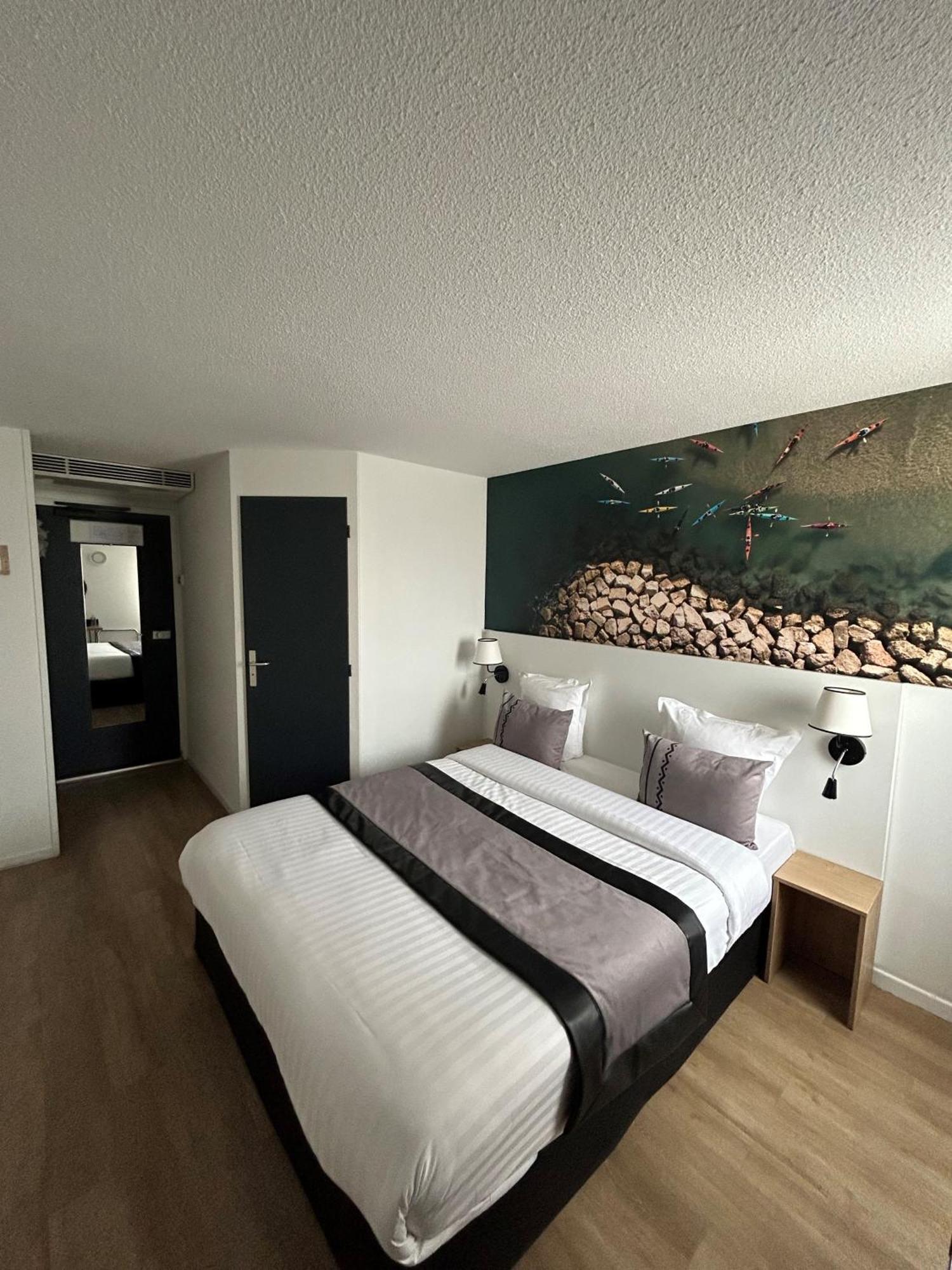 Logis Cris Hotel Et Restaurant, Lyon Sud-Est Corbas Екстериор снимка