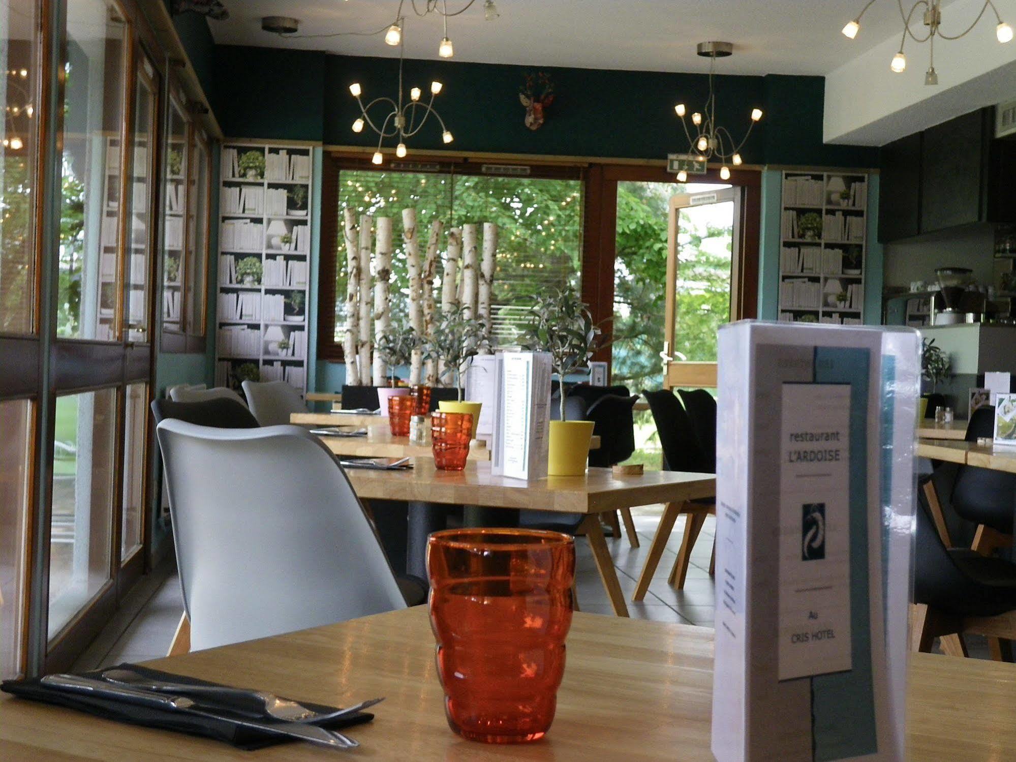 Logis Cris Hotel Et Restaurant, Lyon Sud-Est Corbas Екстериор снимка