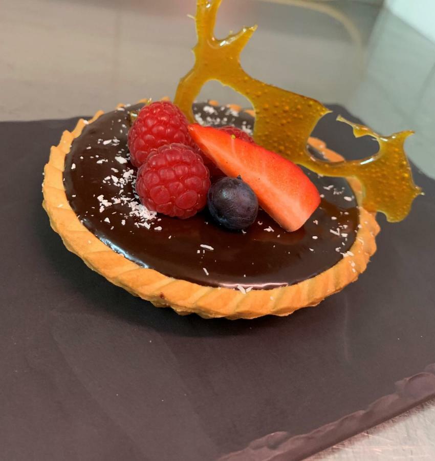 Logis Cris Hotel Et Restaurant, Lyon Sud-Est Corbas Екстериор снимка